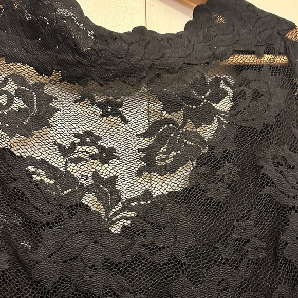 OLVI'S Elegant Black Lace Dress - Picture 7 of 12